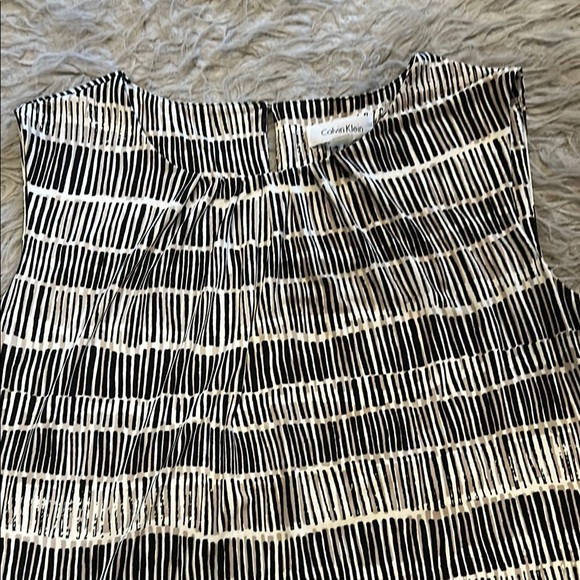 Calvin Klein women’s polyester black and white design tank top - Picture 2 of 5